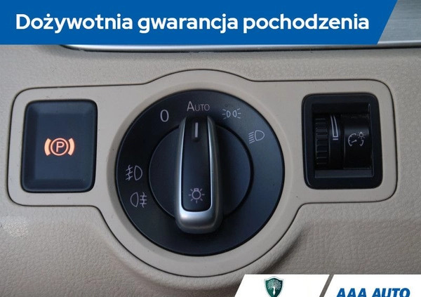 Volkswagen Passat CC cena 32000 przebieg: 188977, rok produkcji 2008 z Łęknica małe 232